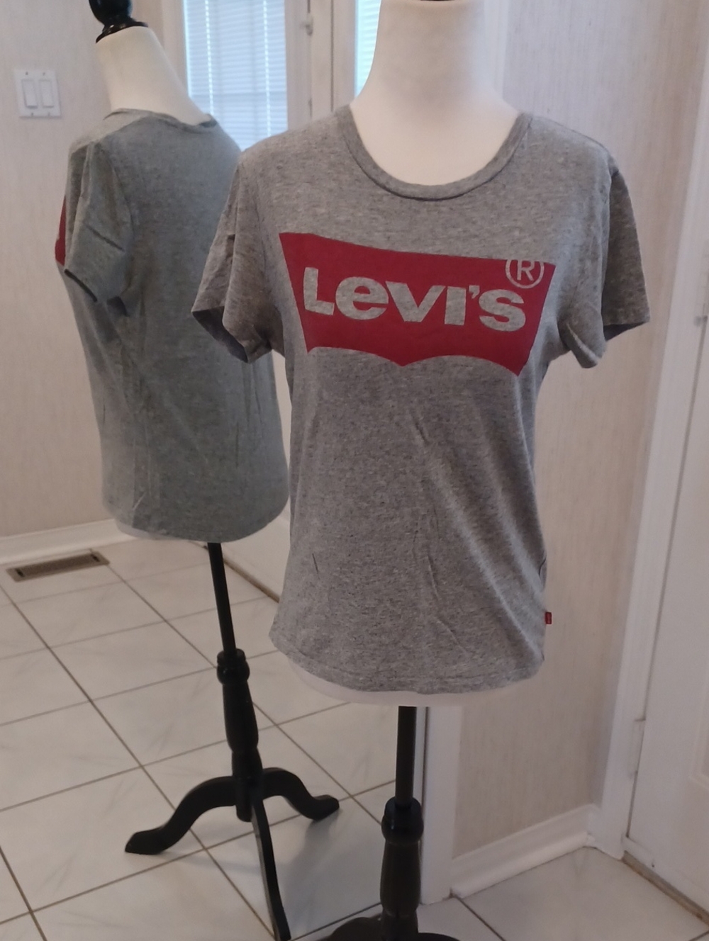 4/$60 Levi's Gray Heatheted Tee with Red Batwing Logo - Size Small